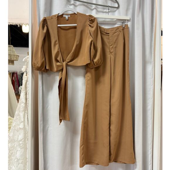 Pretty Lavish Jamie Crop Tie Knot Blouse & Wide Leg Trouser Pants Set Tan US 4 - Picture 3 of 15